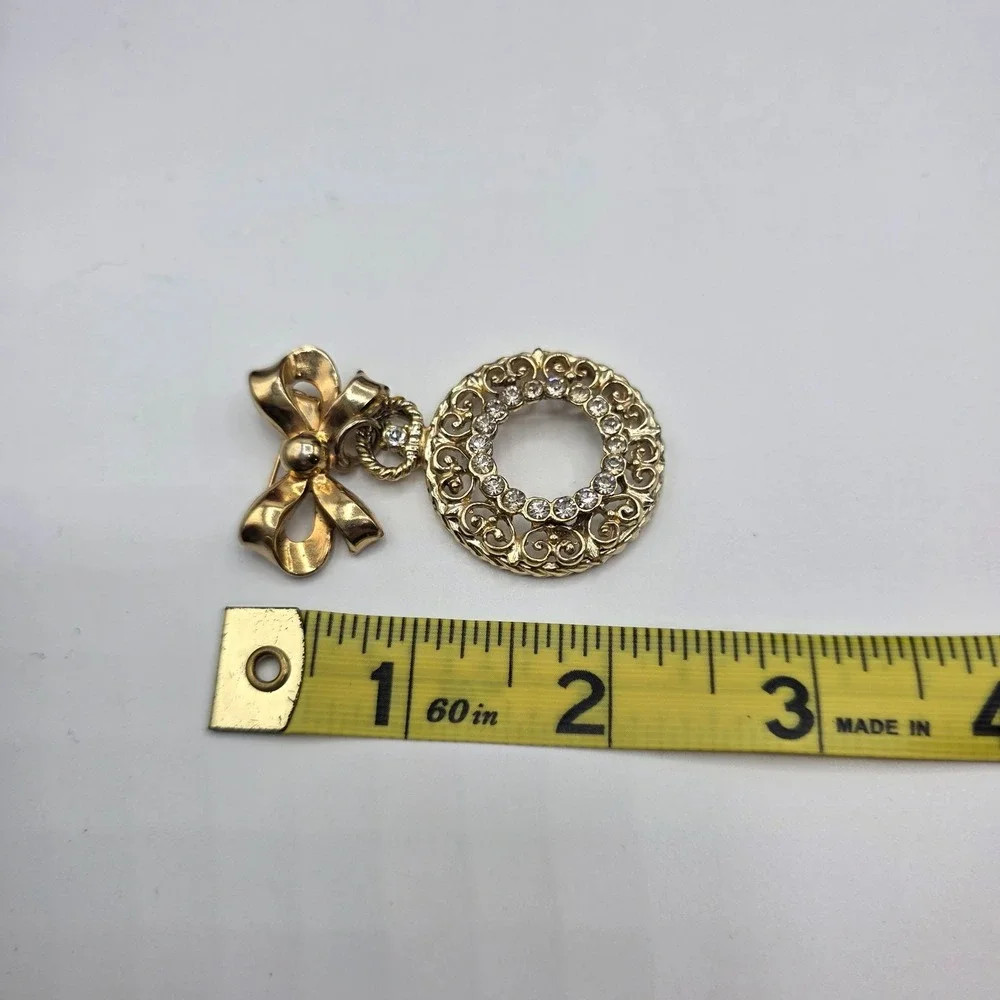 Coro Vintage Bow Pendant Brooch Circle Rhinestones Gold‎ Tone Vintage Jewelry